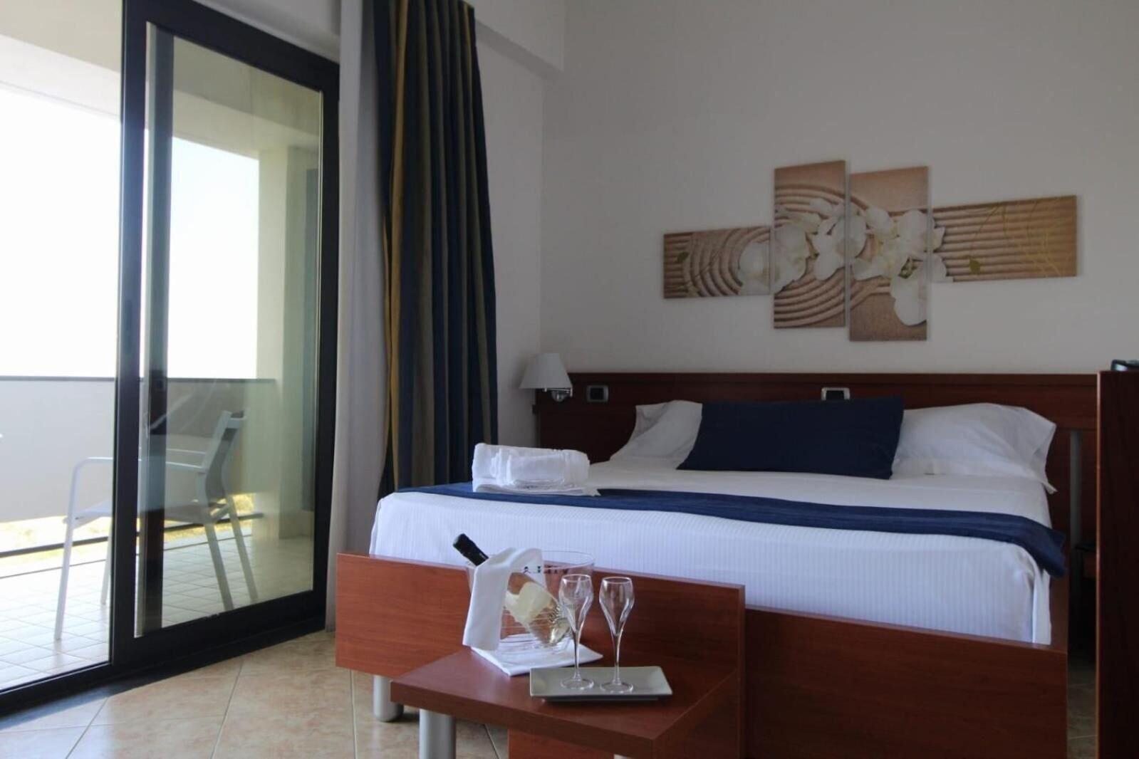 Park Hotel Mirabeau Montepaone Ngoại thất bức ảnh