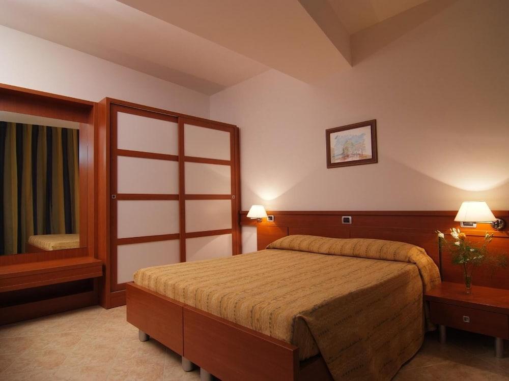 Park Hotel Mirabeau Montepaone Ngoại thất bức ảnh