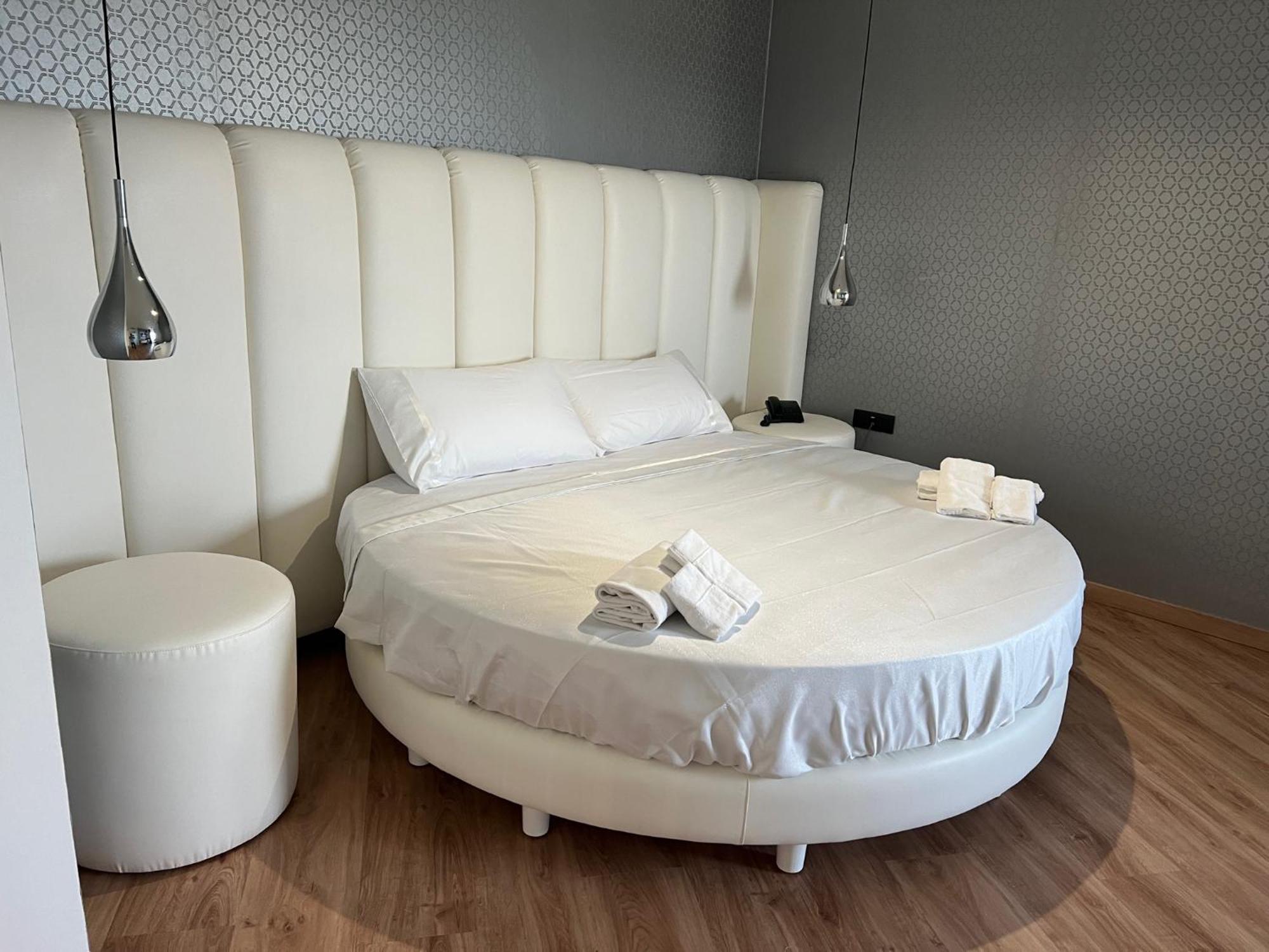 Park Hotel Mirabeau Montepaone Ngoại thất bức ảnh