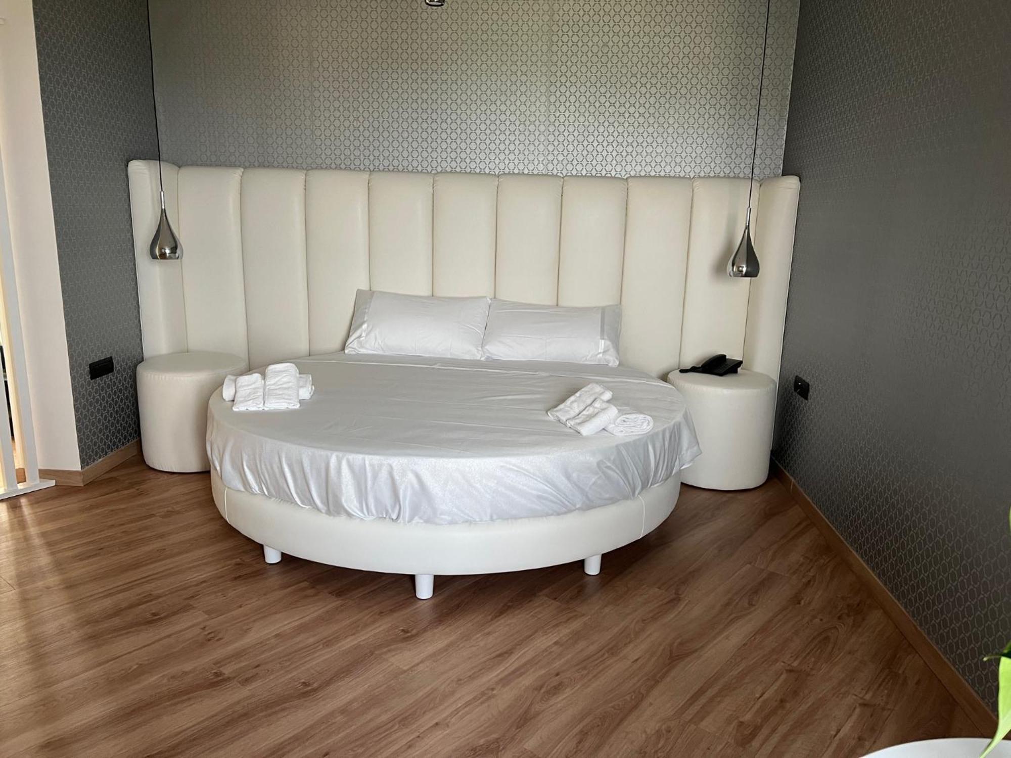 Park Hotel Mirabeau Montepaone Ngoại thất bức ảnh
