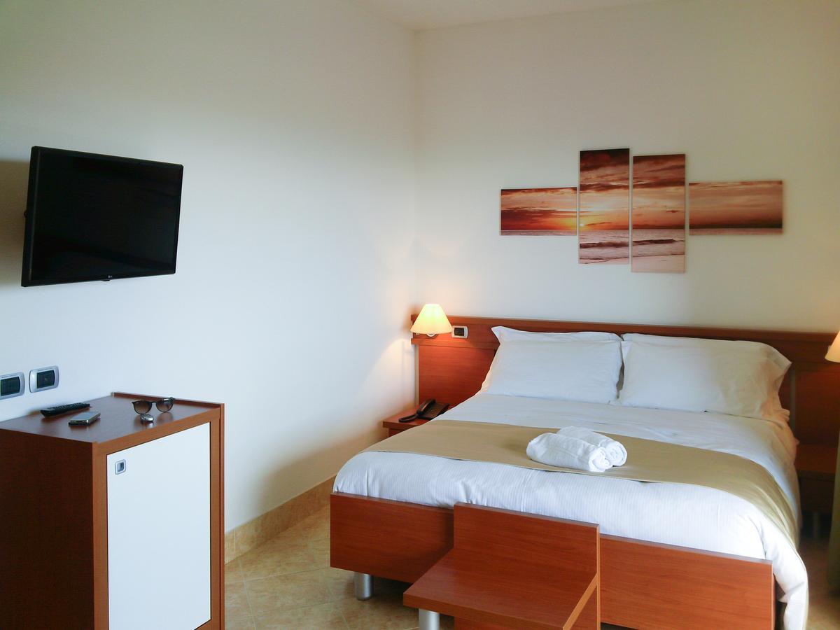 Park Hotel Mirabeau Montepaone Ngoại thất bức ảnh